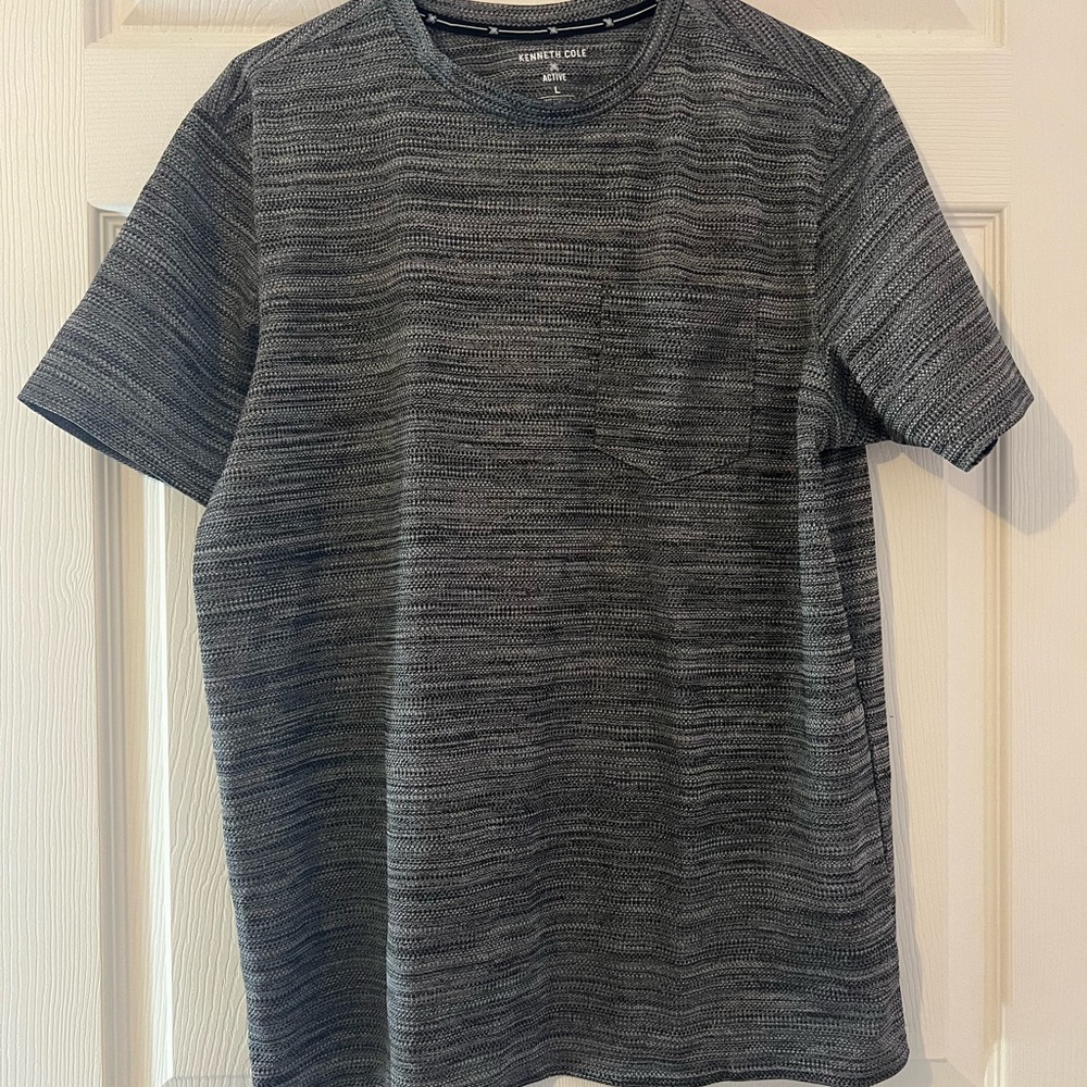 Kenneth Cole Active Men's Black and Gray Patterned Tee Size Large